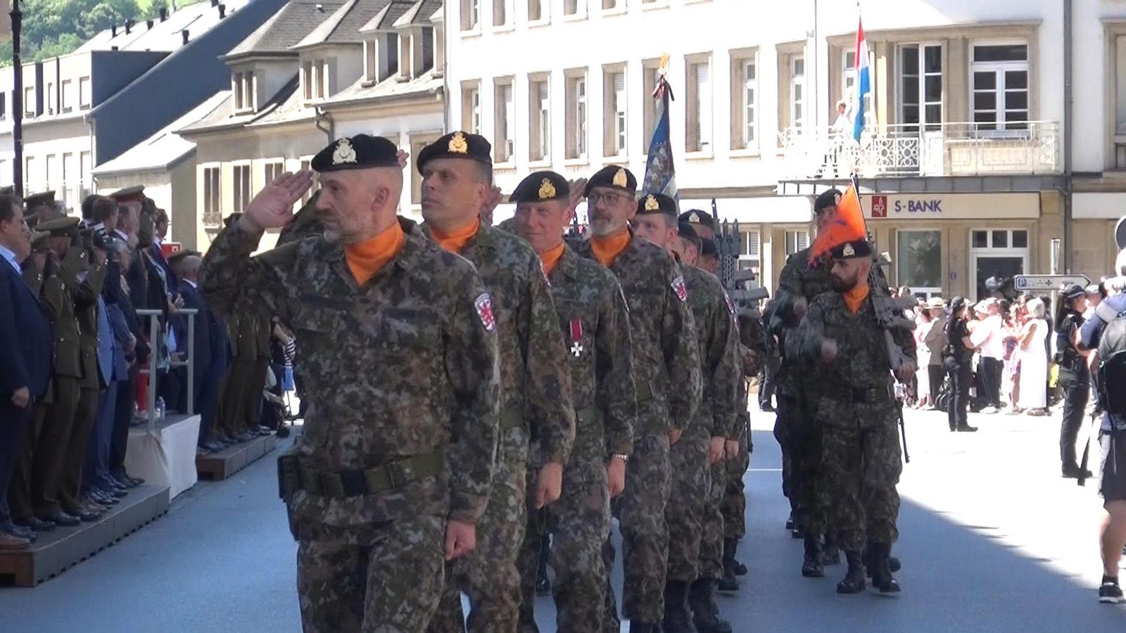 D'Militärparad zu Dikrech Eng Traditioun virun Nationalfeierdag