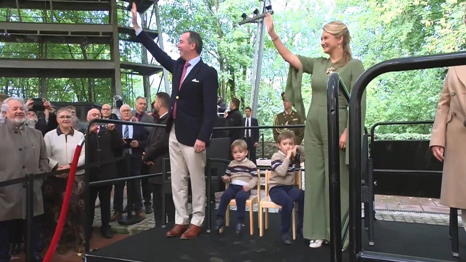 « Dem Grand-Duc seng feierlech Tournée »: Wooltz
